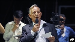 French pilot Gerard Arnoux addresses reporters during a press conference held at the Bourget airport on the crash of Flight 447 from Rio de Janeiro to Paris,July 5, 2012.