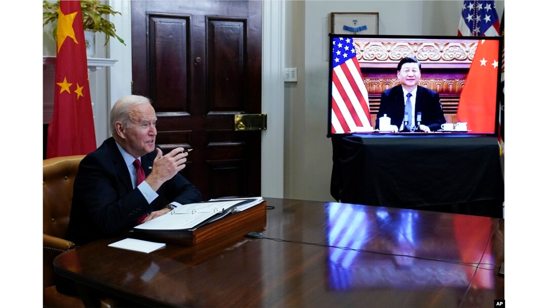 Prezident Bayden Oq uyda Xitoy rahbari Shi Zinpin bilan virtual muloqotda, 15-noyabr, 2021