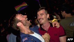 В Нью-Йорке легализовали однополые браки