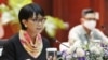 Menlu Retno Marsudi dalam konferensi pers virtual di Jakarta hari Kamis (23/7) menjabarkan upaya diplomasi yang dilakukan Indonesia untuk dapat mengembangkan vaksin virus corona, terutama dengan tiga pihak : China, Korea Selatan dan CEPI. (Foto courtesy: KemluRI)