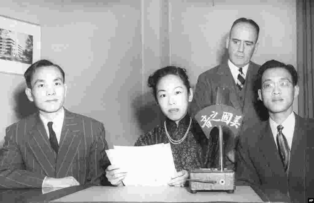 老照片回顾：美国之音中文广播70年