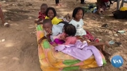 Família de deslocados dorme ao relento em Nampula