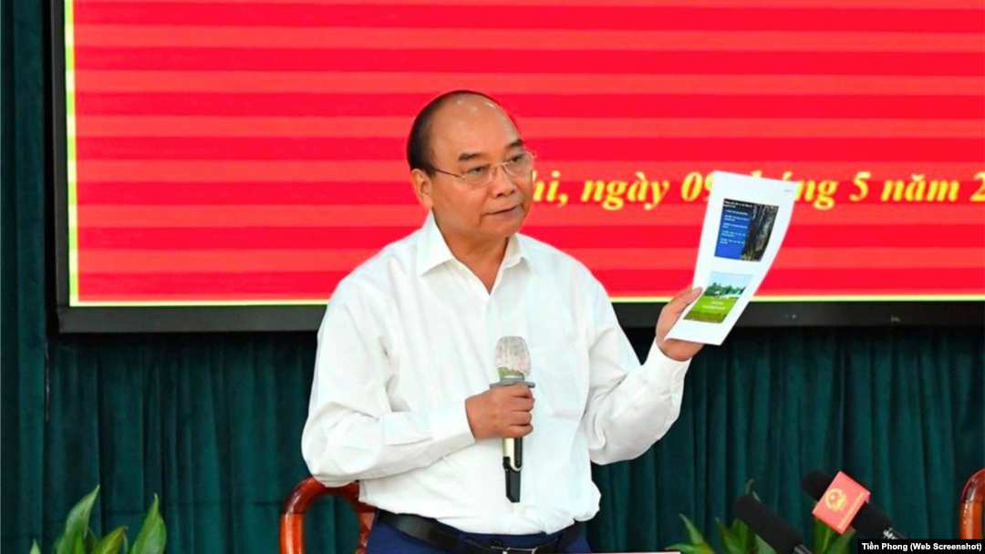 Chủ tịch nước Nguyễn Xuân Phúc trong buổi tiếp xúc cử tri tại huyện Củ Chi, TPHCM, hôm 9/5.