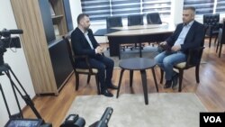 Potpredsednik Vlade Kosova Dalibor Jevtić tokom intervjua sa novinarom Glasa Amerike Budimirom Ničićem, 3. januar 2017.