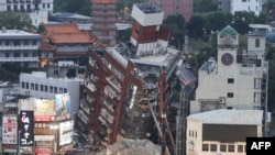 Srušena zgrada Uranus u Hualienu, na Tajvanu. (CNA/AFP)