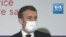 Covid-19: Pour Macron, "On ne sait pas tout sur les premiers vaccins"