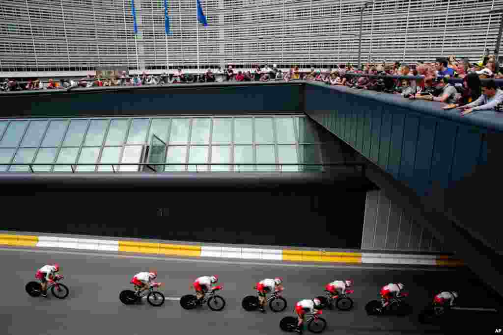 Cofidis Solutions Credits team strains during the second stage of the Tour de France cycling race, a team time trial over 27.6 kilometers (17 miles) with start and finish in Brussels, Belgium.