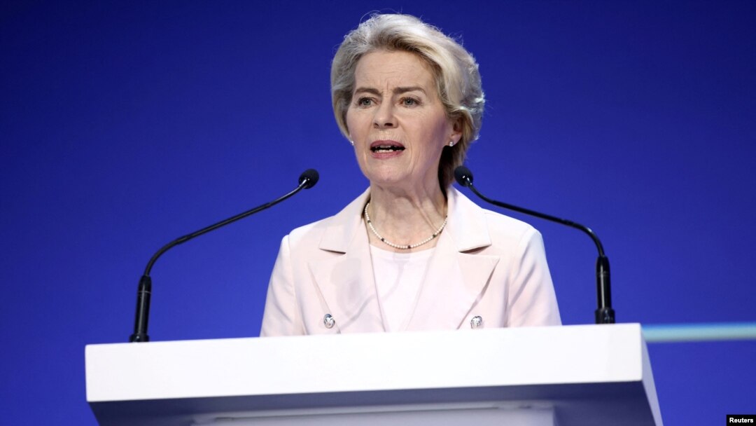 Chủ tịch Ủy ban châu Âu Ursula von der Leyen đọc diễn văn khai mạc Hội nghị Phục hồi Ukraine tại London, ngày 21/6/2023.