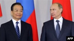 Вэнь Цзябао и Владимир Путин в Санкт-Петербурге 23 ноября
