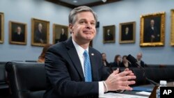 Christopher Wray, director del FBI testifica en el Congreso de EE.UU. el jueves, 4 de abril de 2019.