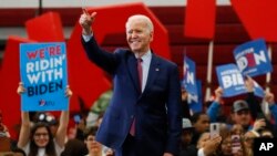 រូបឯកសារ៖ លោក Joe Biden អតីតអនុប្រធានាធិបតីអាមេរិក ថ្លែងនៅក្នុងយុទ្ធនាការស្វែងរកសំឡេងឆ្នោត នៅទីក្រុង Detroit រដ្ឋ Michigan កាលពីថ្ងៃទី៩ ខែមីនា ឆ្នាំ២០២០។