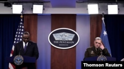 کنفرانس خبری مشترک ژنرال میلی (راست) و وزیر دفاع آمریکا، روز چهارشنبه در پنتاگون