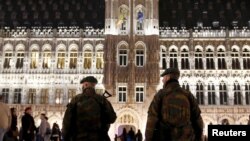 در هفته های اخیر پلیس بلژیک دهها نفر را به ظن ارتباط با گروههای تروریستی بازداشت کرده است. 