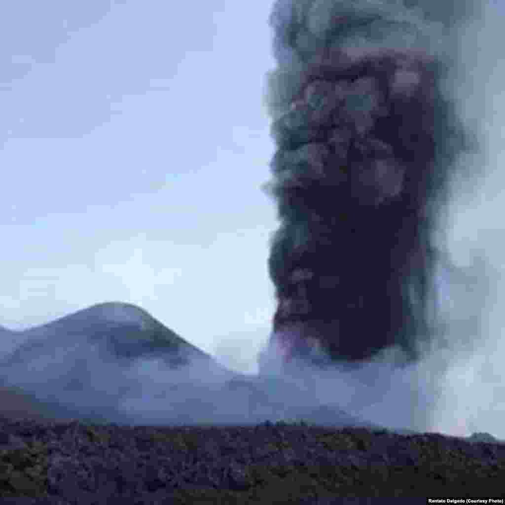 Vulcao do Fogo em erupção, 23 de Novembro, 2014. Foto de Renato Delgado