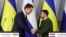 နယ်သာလန် ဝန်ကြီးချုပ် Mark Rutte နဲ့ ယူကရိန်းသမ္မတ ဇာလန်းစကီးတို့ကို ခါခိဗ်မြို့ သတင်းစာရှင်းလင်းပွဲအတွင်း တွေ့ရ။ (Photo: Reuters)