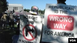 Los manifestantes reunidos en la alameda de Washington apoyaron al gobierno y criticaron a la oposición republicana.