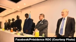 sident Félix Tshisekedi, na katikati, na bokutani ya losambo mpo na mboka na Pullman hôtel na Kinshasa, 9 novembre 2019. (Facebook/Présidence RDC)