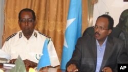 R/W Farmaajo oo Shariif Xasan Eedeeyey