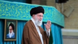 Lãnh tụ tối cao Ayatollah Ali Khamenei của Iran, đã cân nhắc trong những bình luận đầu tiên của mình về cuộc tấn công ngày 27/10/2024 của Isreal. Ông nói cuộc tấn công này “không nên bị phóng đại hay hạ thấp”, và ông không kêu gọi phản ứng quân sự ngay
.