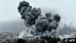 Mugun hayaki dake tashi sanadiyar tashin bamabamai da gurneti a birnin Kobani