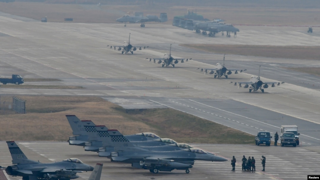 Pesawat tempur F-16 Fighting Falcon milik Angkatan Udara A.S., ditugaskan untuk bergabung dengan Skuadron Tempur ke-36, untuk latihan militer "Vigilant Ace 18" di Pangkalan Udara Osan, Korea Selatan, 3 Desember 2017. (Foto: dok).