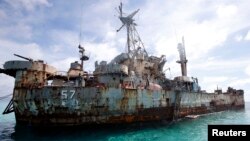 Kapal Sierra Madre milik Filipina di dekat pulau karang Second Thomas Shoal, yang merupakan bagian dari Kepulauan Spratly di Laut China Selatan. (Foto: Dok)