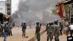 Des manifestations dans Conakry, 13 avril 2015