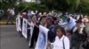 México: Padres de estudiantes esperan resultados de ADN