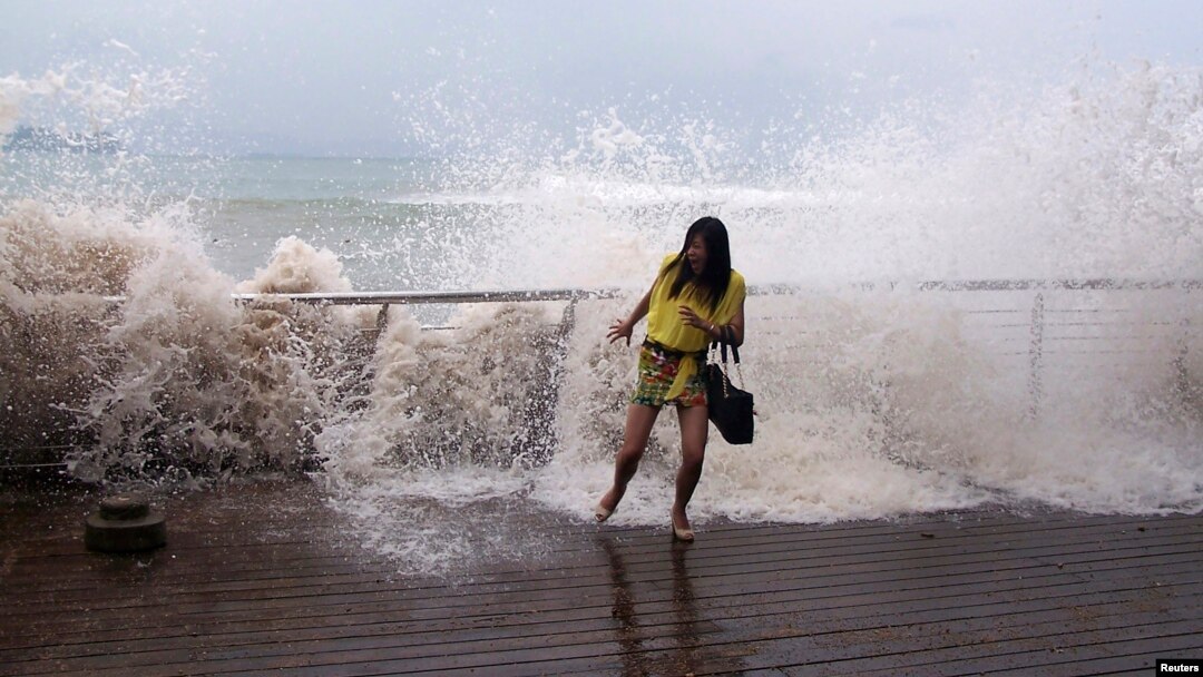 Topan Usagi saat mendekati Pantai Shenzhen, provinsi Guangdong (22/9). 