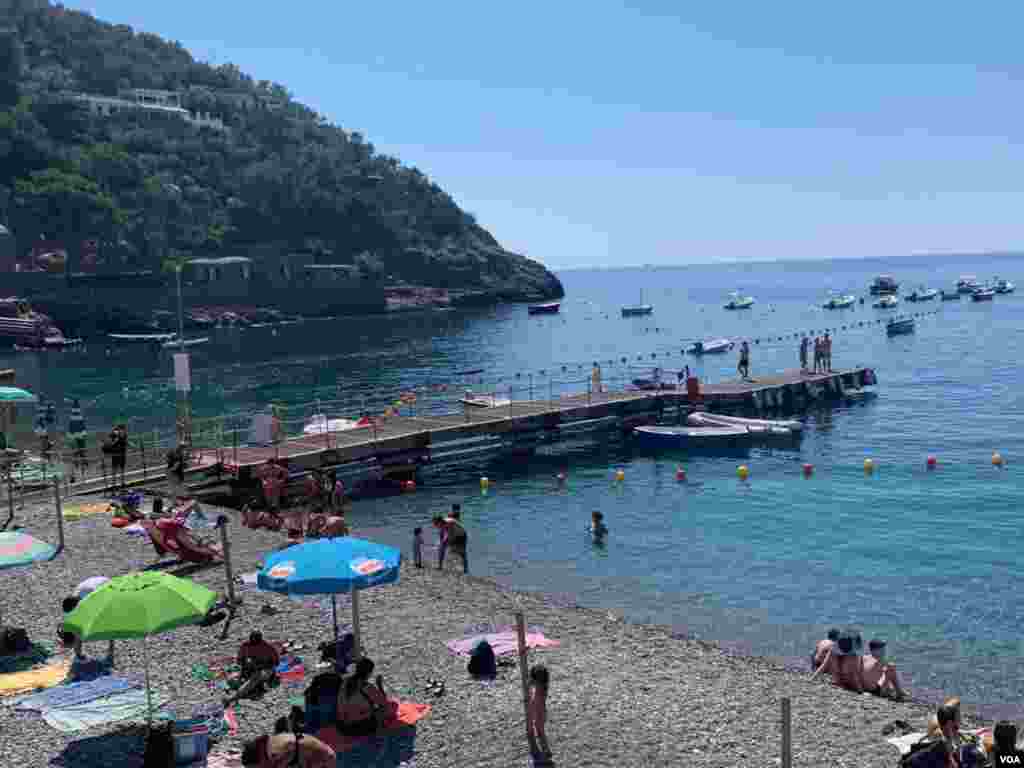 The jetty at Marina del Cantone (Sabina Castelfranco/VOA)