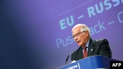 유럽연합(EU)의 호세프 보렐 외교·안보 정책 고위대표가 16일 벨기에 브뤼셀에서 러시아와의 관계에 대한 기자회견을 했다.
