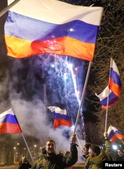 Reakcija proruskih aktivista u Donjecku nakon što ruske odluke o priznavanju nezavisnosti Donjecka i Luganska.