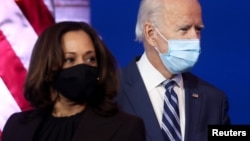 Tổng Thống đắc cử Joe Biden và Phó TT đắc cử Kamala Harris tại một cuộc họp báo ở thành phố Wilmington, bang Delaware, nơi ông Biden cư ngụ.