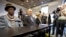 Juan Carlos I impuso el fajín de capitán general al nuevo rey Felipe VI en la Sala de Audiencias del Palacio de la Zarzuela.