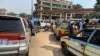 Cinq jours après l'explosion du principal dépôt de carburant du pays, le gouvernement guinéen avait annoncé la reprise de la distribution d'essence, en la rationnant.