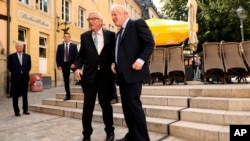 Predsednik Evropske komisije Žan-Klod Junker i britanski premijer Boris Džonson pred sastanak u Luksemburgu 16. septembra 2019. 