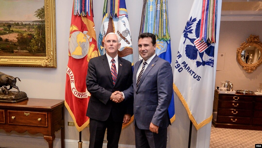 Makedonski premijer Zaev sa američkim potpredsednikom Majkom Pensom u Beloj kući 20. septembra 2018. 