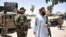 Lực lượng nhà nước Afghanistan canh gác một con đường gần Kandahar, 9/7/2021.
