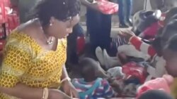 Izibotshwa Zinikwa Izipho Ezigoqela Ezifela Emlonyeni