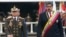 El presidente Nicolás Maduro junto al ministro de la Defensa de Venezuela, Vladimir Padrino durante un acto (Archivo).