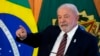 Presiden Brasil Luiz Inacio Lula da Silva berbicara dalam pertemuan tingkat menteri untuk meninjau 100 hari pertama pemerintahannya di Istana Planalto di Brasilia, Brazil, Senin, 10 April 2023. (Foto: AP/Eraldo Peres)