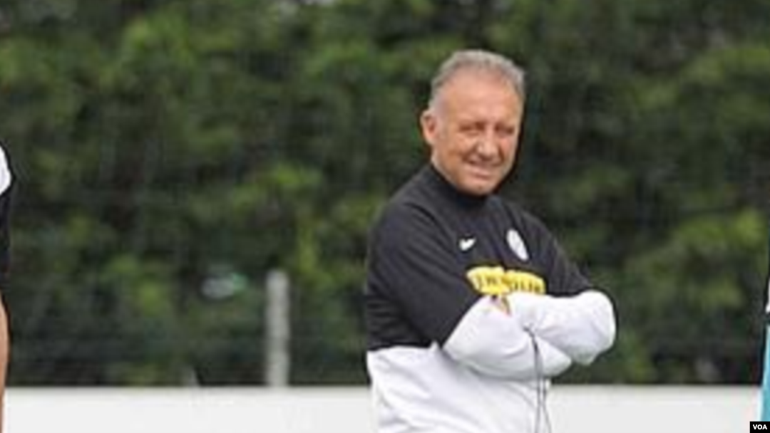 Huấn luyện viên đội tuyển Nhật Bản Alberto Zaccheroni