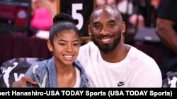 Kobe Bryant et sa fille Gianni lors d'un match de All Star Game, USA, le 17 juillet 2019.