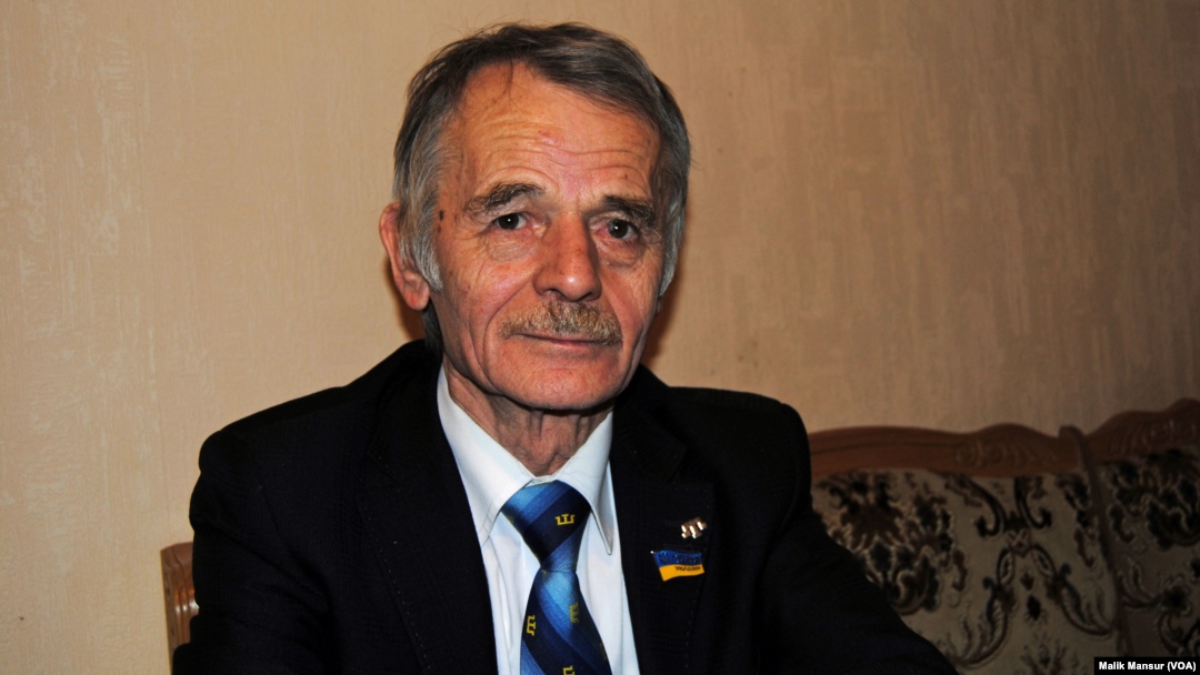 Mustafo Jemilov, Qrim tatarlari yetakchisi.