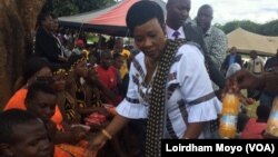 Mudzimai wemutungamiri wenyika, Amai Auxilia Mnangagwa, vari kuyambira vanhurume vanoroora vanasikana vadiki.