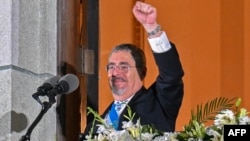 资料照片: 危地马拉(台称瓜地马拉)新当选总统贝尔纳多‧阿雷瓦洛