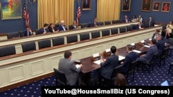 美国众议院小企业委员会主席、德克萨斯州共和党籍众议员罗杰·威廉姆斯宣布召开题为“捍卫主街：打击中共对美国小企业的威胁”的听证会。(2026年3月25日)