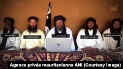 Trois groupes jihadistes opérant dans le Sahel, dont ceux du Malien Iyag Ag Ghaly et de l'Algérien Mokhtar Belmokhtar, ont annoncé leur fusion dans une vidéo, a rapporté jeudi l'agence privée mauritanienne ANI, 3 février, 2017.