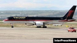 დონალდ ტრამპის ავიალაინერი თბილისის აეროპორტში