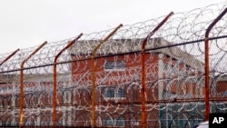 New York'taki Rikers Adası'nda bulunan cezaevi